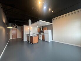 12406-12112 112 Ave NW in Edmonton, AB - Building Photo