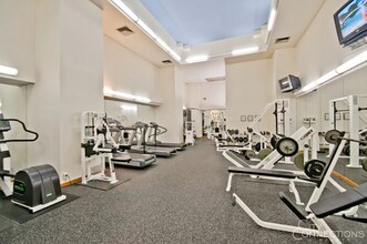 301 W 57th St, Unit 21d in New York, NY - Foto de edificio - Building Photo