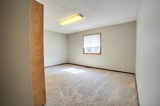 525 Welch Ave in Ames, IA - Foto de edificio - Building Photo