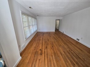 8705 Sedgemoor Dr in Richmond, VA - Foto de edificio - Building Photo