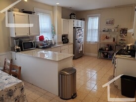 21 Bennett St, Unit 1 in Boston, MA - Building Photo