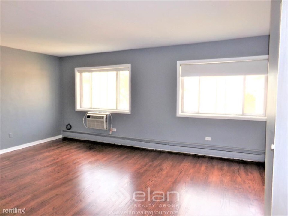 9207 Skokie Blvd-Unit -Apt 305 in Skokie, IL - Foto de edificio