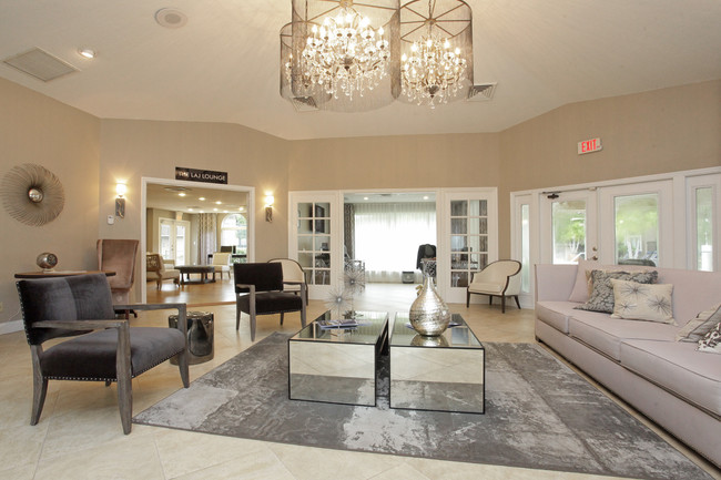 The Laurels at Jacaranda in Plantation, FL - Foto de edificio - Interior Photo