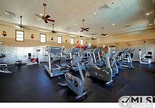 2892 Villas Way in San Diego, CA - Building Photo - Building Photo