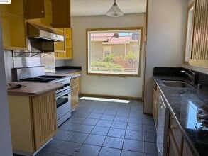 561 McLeod St in Livermore, CA - Building Photo - Building Photo