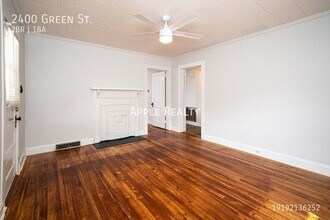 2400 Green St in Durham, NC - Building Photo - Building Photo