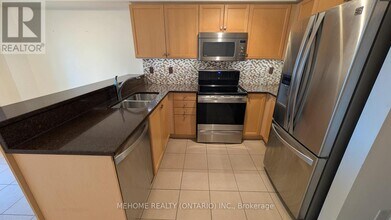 1505 Avonmore Square in Pickering, ON - Building Photo - Building Photo