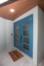 8560 Heron Lagoon Cir in Sarasota, FL - Building Photo - Building Photo