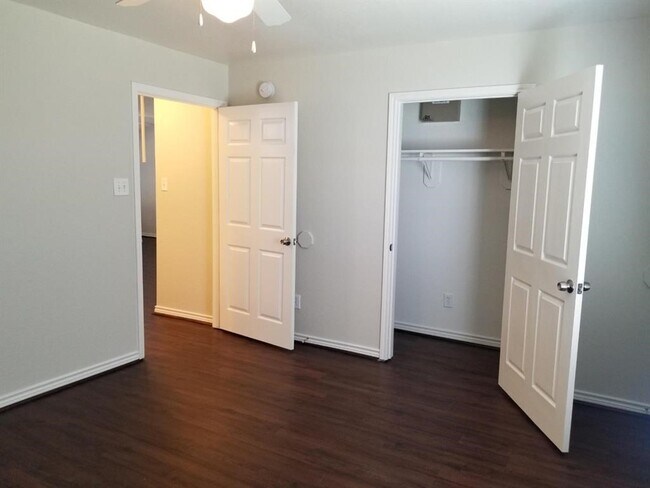 3319 Angel Ln in Houston, TX - Building Photo - Building Photo