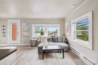 40 Lakeview Cir in Skaneateles, NY - Building Photo - Building Photo