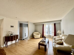 618 Beatrice Dr in Ottawa, ON - Building Photo - Building Photo