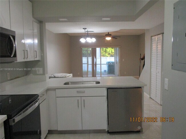 4996 SW 31st Terrace-Unit -4996 in Fort Lauderdale, FL - Foto de edificio - Building Photo