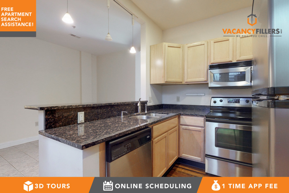 330 N Charles St-Unit -MODEL 4A in Baltimore, MD - Building Photo