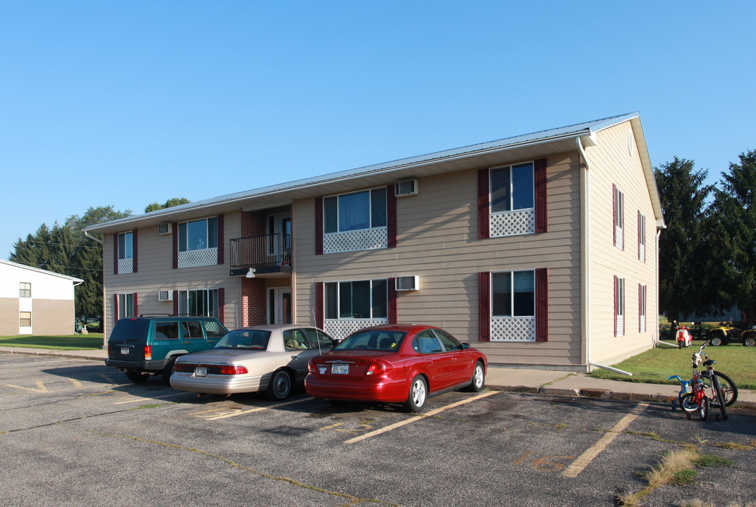7280-7290 170th Ave in Bay City, WI - Foto de edificio