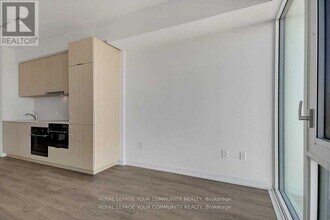 158 Front St E in Toronto, ON - Building Photo - Building Photo