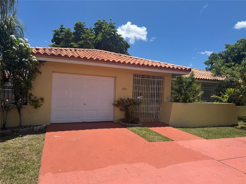 465 SW 133rd Ave in Miami, FL - Foto de edificio