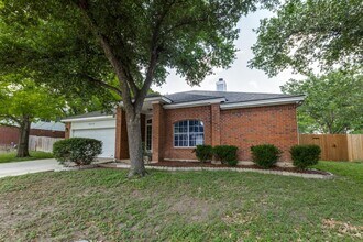 6614 Bramber Ln in Austin, TX - Building Photo - Building Photo
