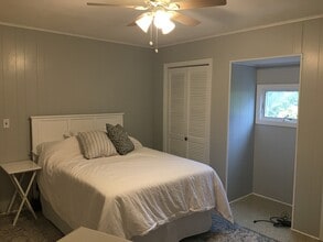 18 Aberdeen Dr, Unit 1 in Huntington, NY - Building Photo - Building Photo