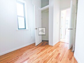 433 W 46th St in New York, NY - Building Photo - Building Photo