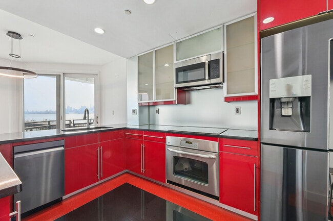 600 Harbor Blvd, Unit 967 in Weehawken, NJ - Foto de edificio - Building Photo