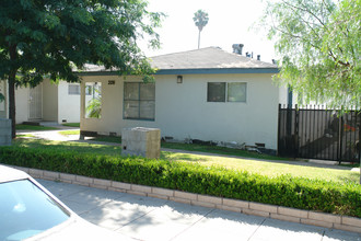 208 W Verdugo Ave in Burbank, CA - Building Photo - Building Photo