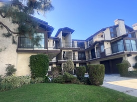 6712 W 86th Pl in Los Angeles, CA - Building Photo