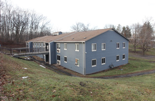 50 Chestnut St in Windsor Locks, CT - Building Photo