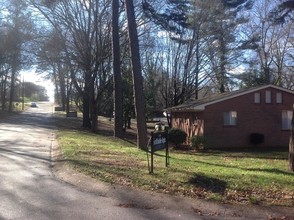 SH305-Chamberlain Pines (CHP) in Shelby, NC - Foto de edificio - Building Photo