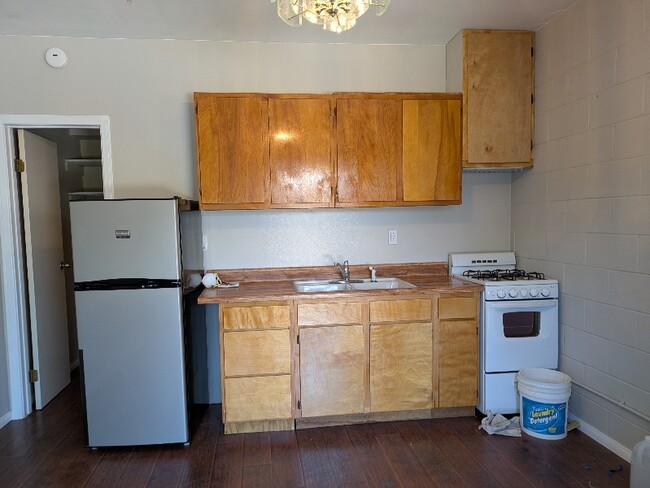2100 E Corson St in Pasadena, CA - Building Photo - Building Photo