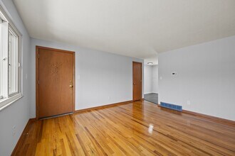 1033 Folkestone Rd in Columbus, OH - Foto de edificio - Building Photo