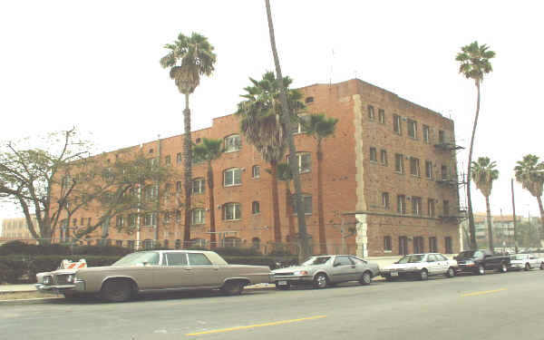 2500 S Hobart Blvd in Los Angeles, CA - Building Photo - Building Photo