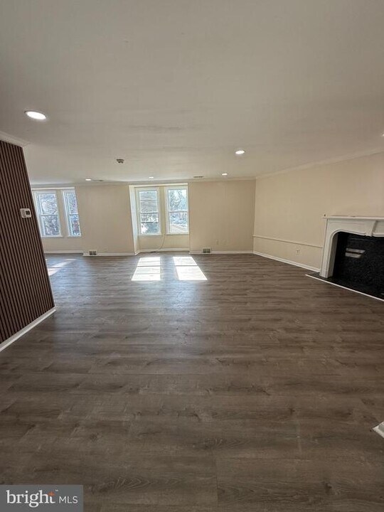 7801 Montgomery Ave in Elkins Park, PA - Building Photo