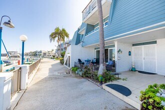 67 Montego Ct in Coronado, CA - Building Photo - Building Photo