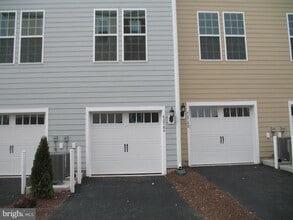 42784 Lauder Terrace in Ashburn, VA - Building Photo - Building Photo