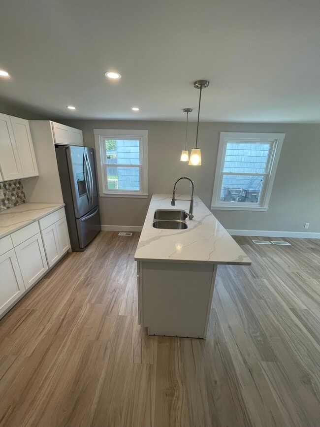 139 Mayville Ave, Unit 1