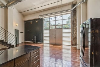 1234 Hamilton St, Unit 104 in Philadelphia, PA - Foto de edificio - Building Photo