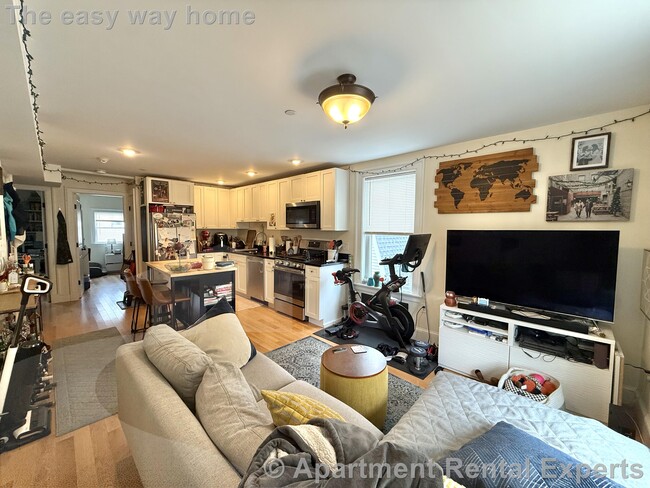 26 Putnam St in Somerville, MA - Building Photo - Building Photo