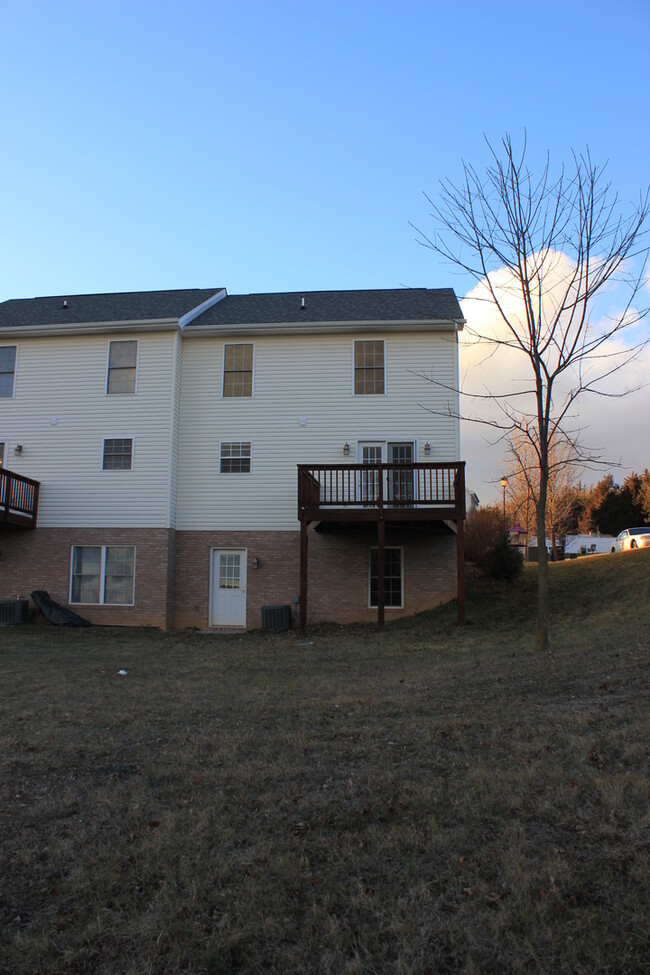 2856 Prairie Ln in Harrisonburg, VA - Building Photo - Building Photo