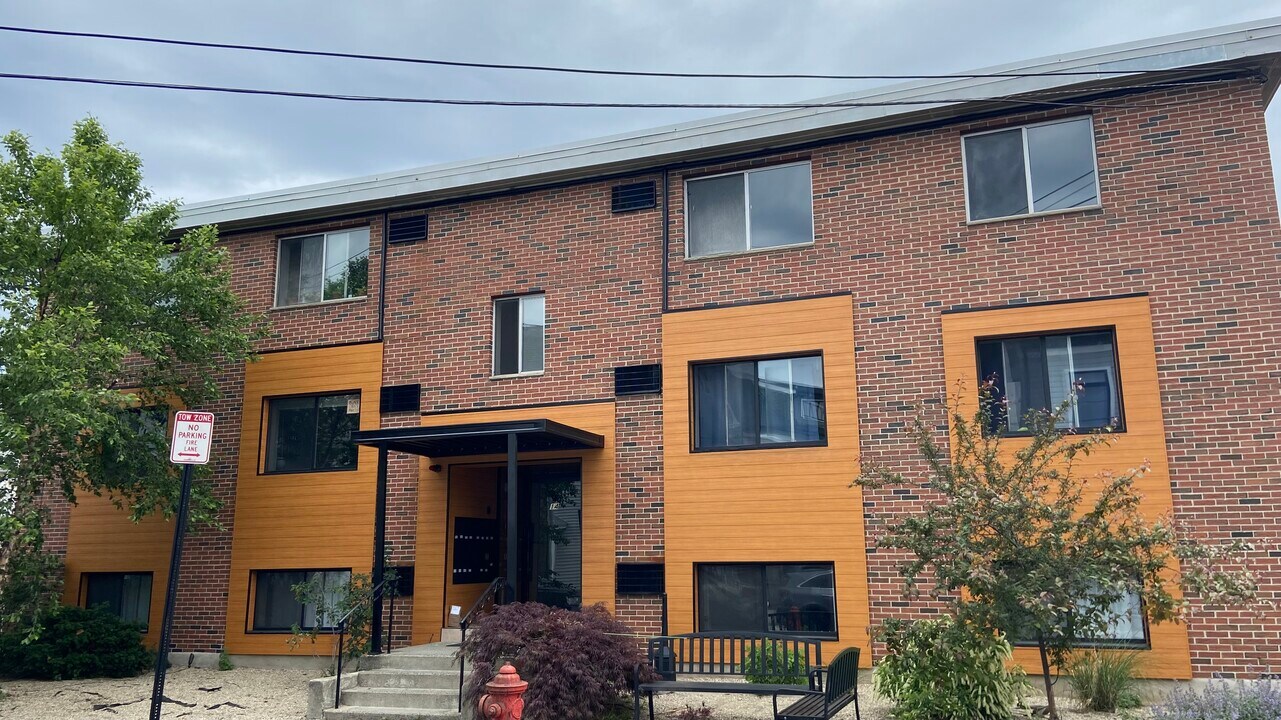 18 Murdock St, Unit 1-6 in Somerville, MA - Foto de edificio