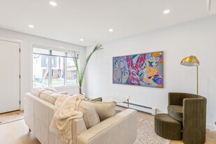 9841-74 74 Ave NW in Edmonton, AB - Building Photo