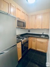 236 E 36th St in New York, NY - Building Photo - Building Photo