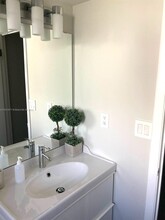 20401 NE 30th Ave, Unit 306-8 in Aventura, FL - Building Photo - Building Photo