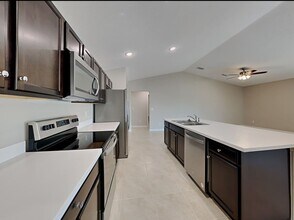 2039 SW Trenton Ln in Port St. Lucie, FL - Building Photo - Building Photo