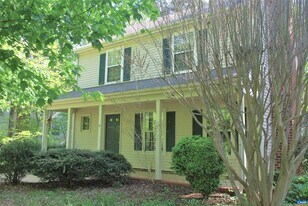 3159 Saddlebrook Ln in Charlottesville, VA - Building Photo