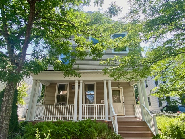 property at 8 Eld St
