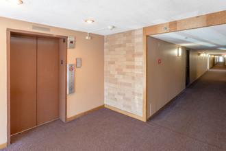 Rainbow Plaza Apartments in Anoka, MN - Building Photo - Interior Photo