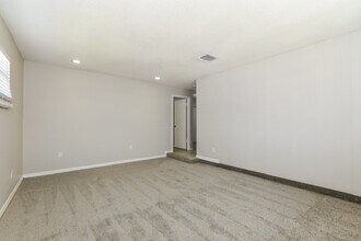 8564 Cedar Cove Dr in Orlando, FL - Foto de edificio - Building Photo