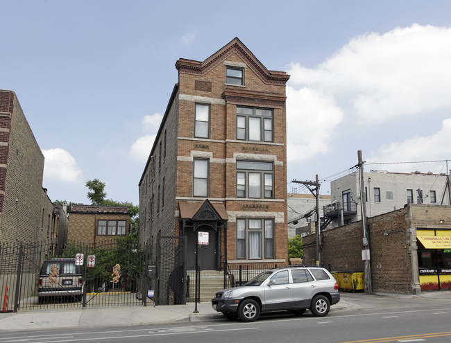 2015 N Damen Ave in Chicago, IL - Building Photo - Building Photo