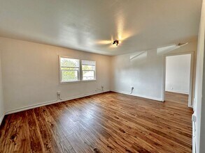 Adams Apartments in Tacoma, WA - Building Photo - Interior Photo