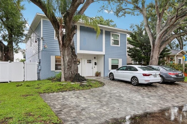 2405 W Stroud Ave in Tampa, FL - Building Photo - Building Photo